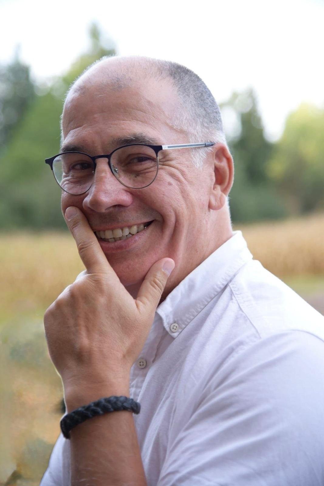 Philippe Nappey – Coach en gestion du stress, burn-out et bien-être au travail Philippe Nappey, coach et thérapeute spécialisé en santé mentale et épuisement professionnel